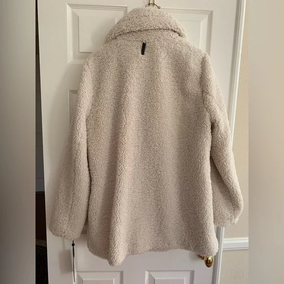 NWT DKNY Cream Faux Fur Peacoat Zipped Pockets Back Logo XL - Picture 2 of 15